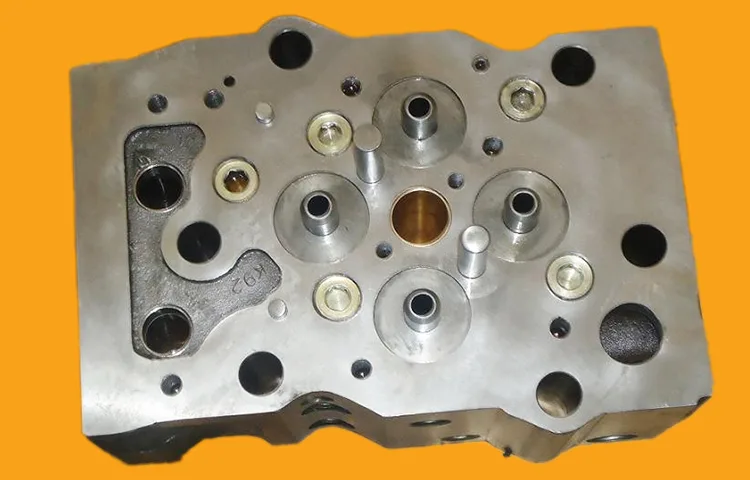 CYLINDER HEAD 6162-13-1110